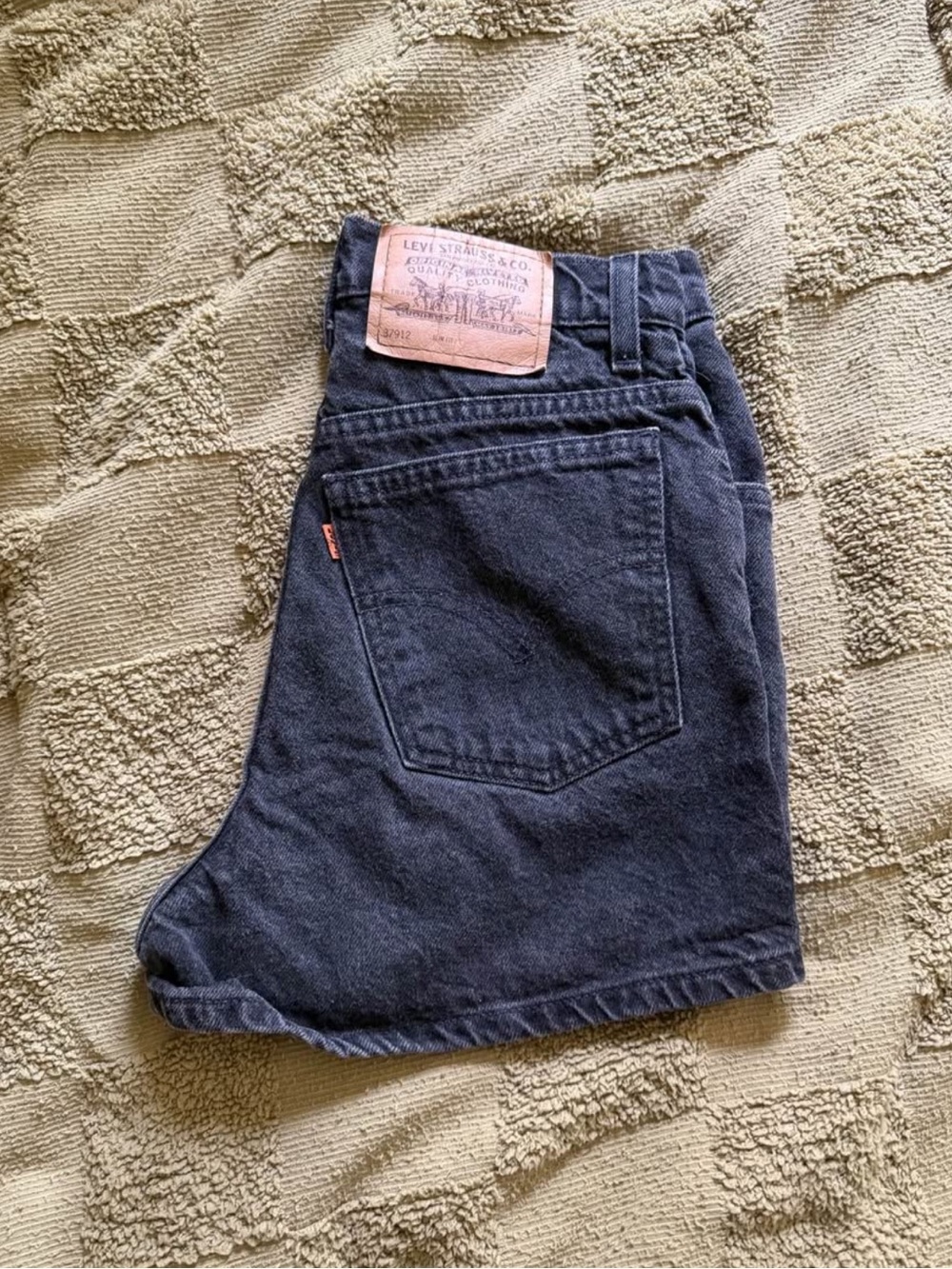 Vintage Levi’s 912 shorts